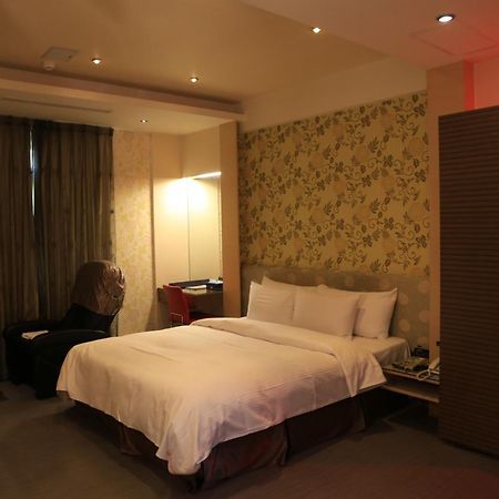 Go Shine Motel Pingtung Buitenkant foto