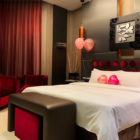 Go Shine Motel Pingtung Buitenkant foto