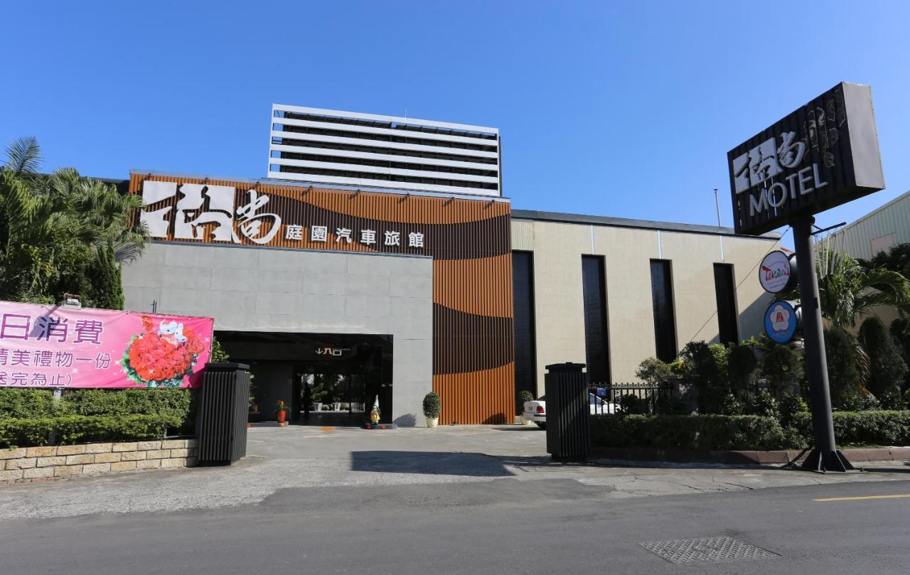 Go Shine Motel Pingtung Buitenkant foto