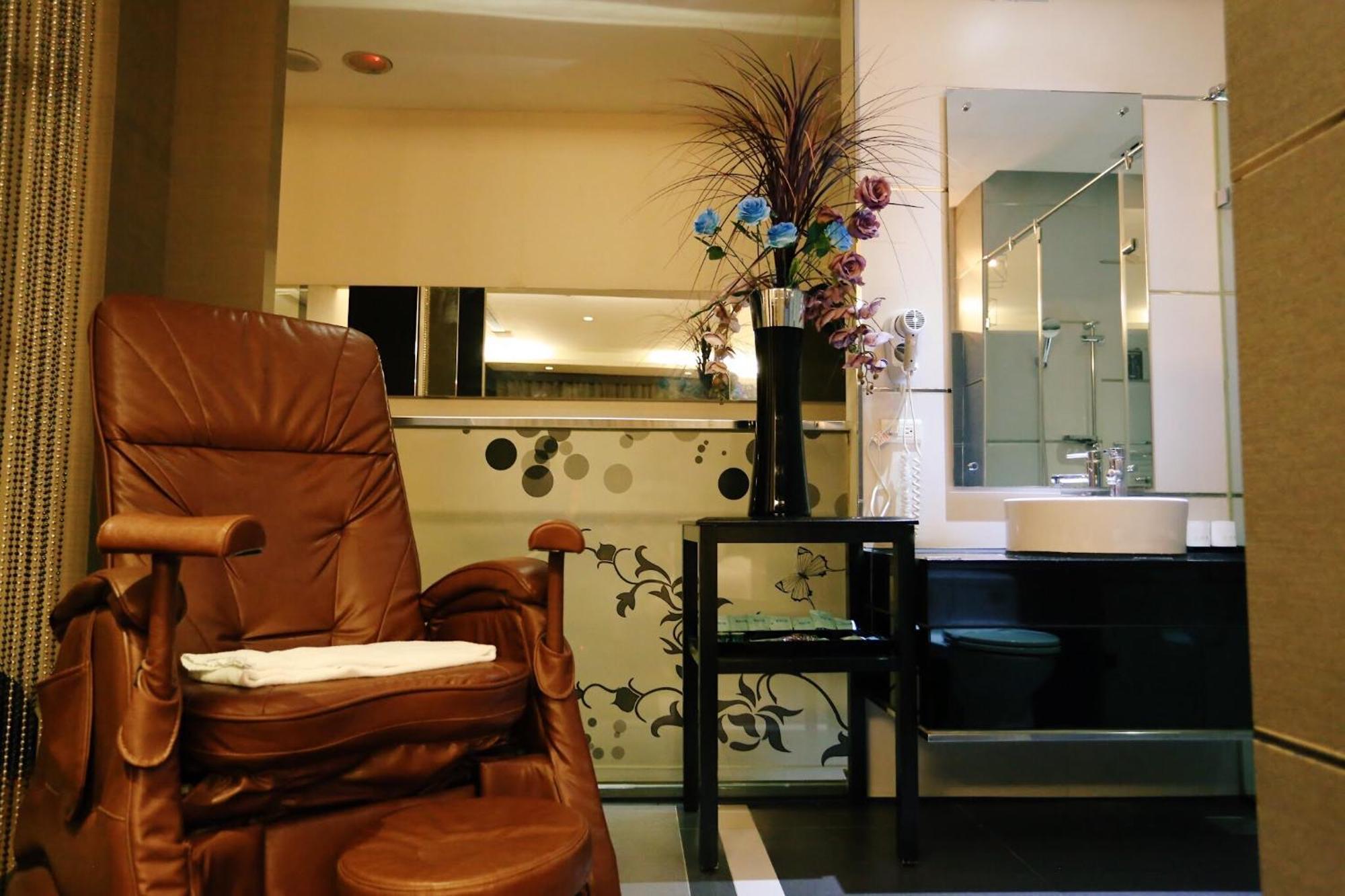 Go Shine Motel Pingtung Buitenkant foto