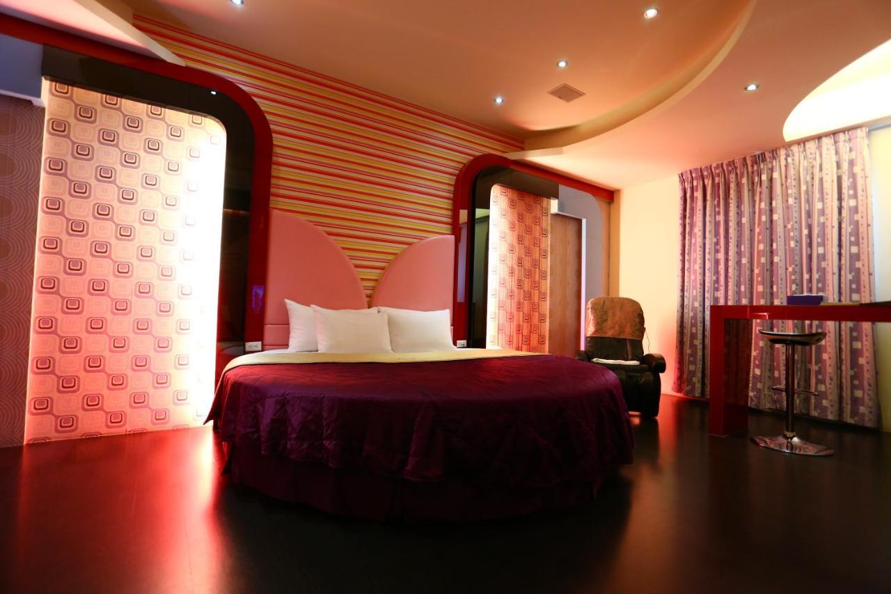 Go Shine Motel Pingtung Buitenkant foto