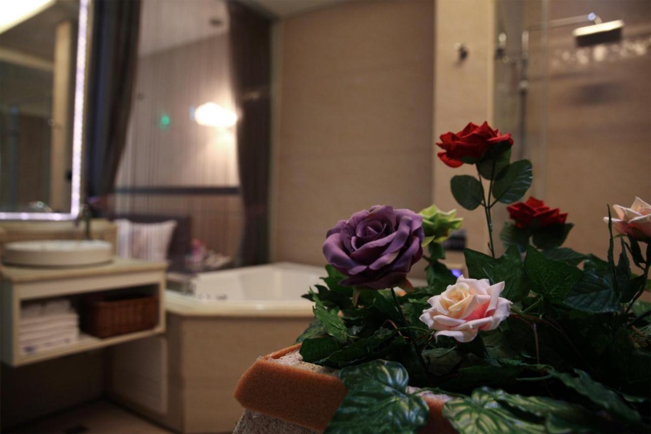 Go Shine Motel Pingtung Buitenkant foto