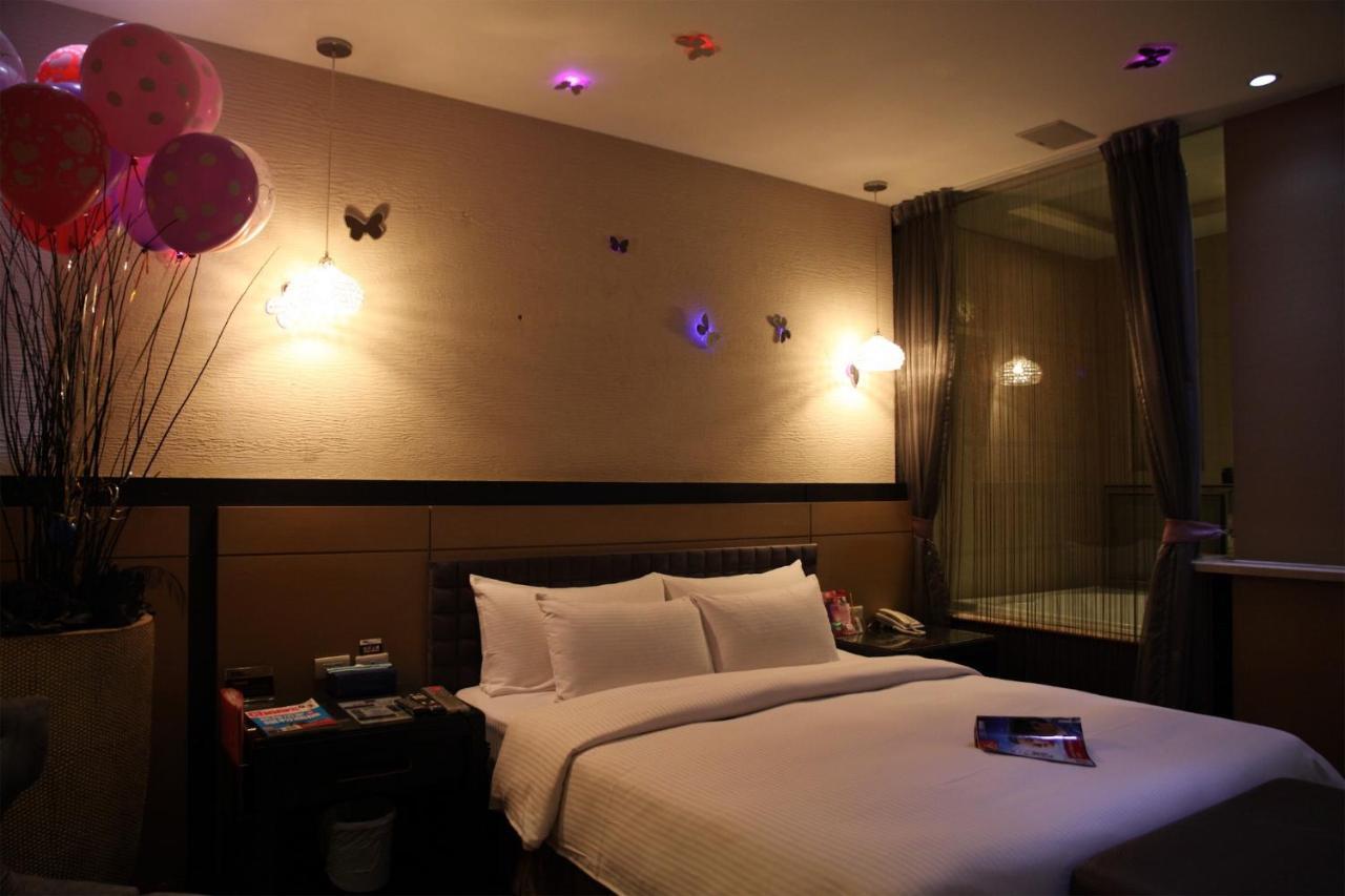 Go Shine Motel Pingtung Buitenkant foto