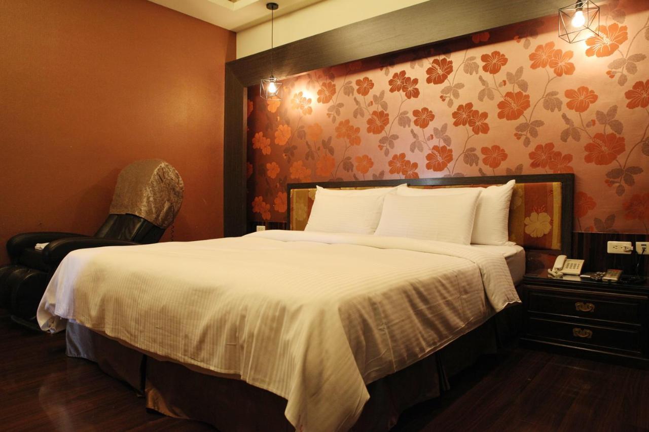 Go Shine Motel Pingtung Buitenkant foto